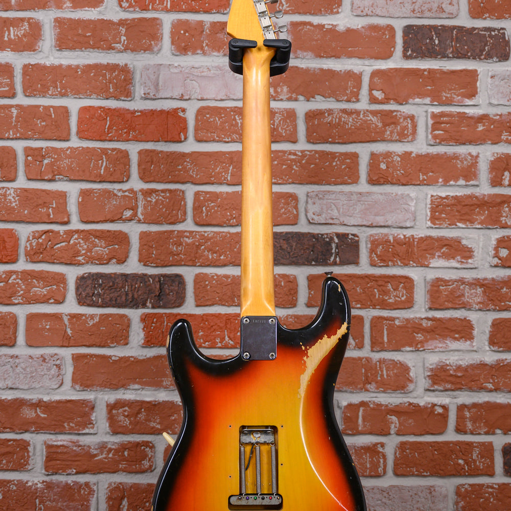 
                      
                        Fender Stratocaster 3-Tone Sunburst 1965 w/OHSC
                      
                    