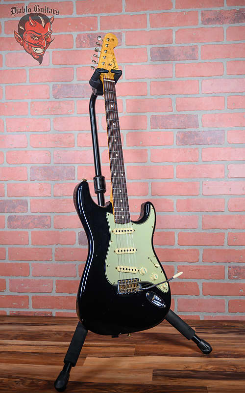 
                      
                        Fender Custom Shop Willcutt “True ‘62” 1962 Stratocaster Black Journeyman Relic 2022 w/OHSC
                      
                    