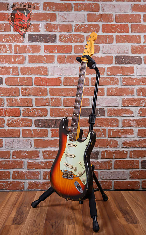 
                      
                        Fender Custom Shop Limited Edition 1964 Stratocaster Relic 3-Color Chocolate Sunburst 2009 w/OHSC
                      
                    