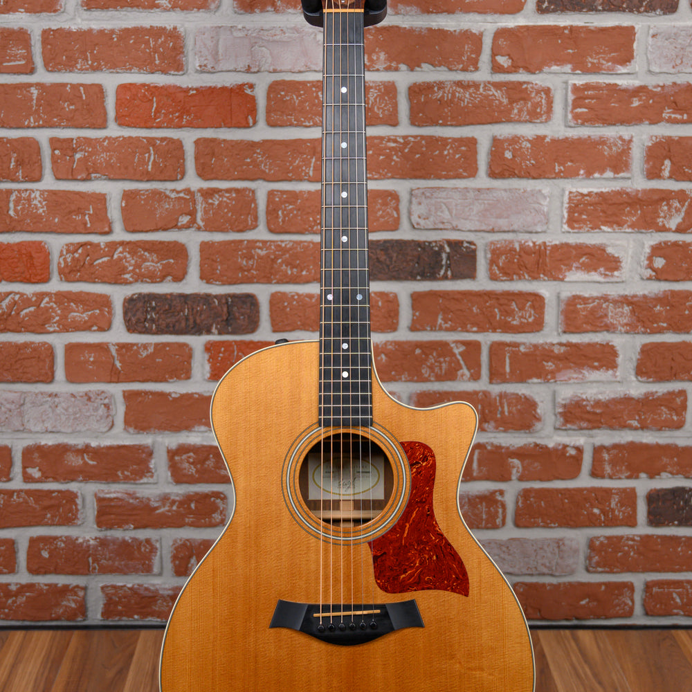 
                      
                        Taylor 414ce Satin w/ Gloss Top 2005 w/OHSC
                      
                    