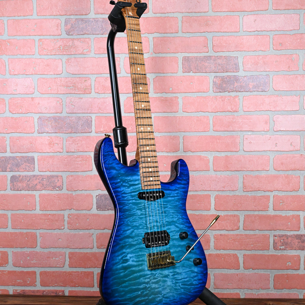 
                      
                        Charvel USA Custom Shop Special Edition San Dimas HS CT QMT Roasted Quilt Maple Top Chlorine Burst 2024 w/OHSC
                      
                    