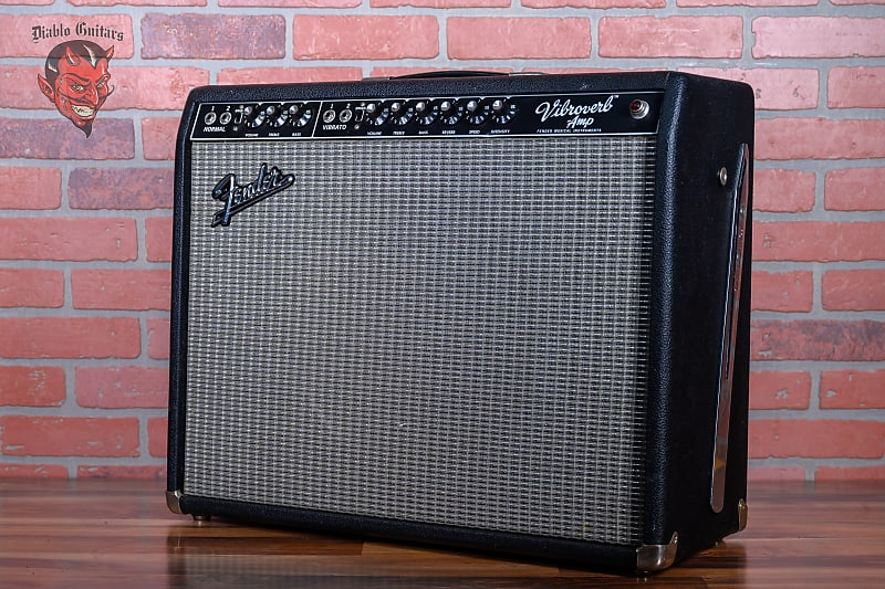 
                      
                        Fender '64 Vibroverb Custom 40-Watt 1x15" Guitar Combo 2004
                      
                    