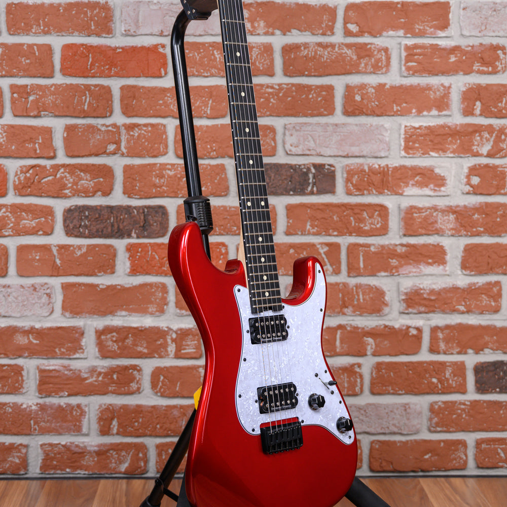 
                      
                        Charvel Pro-Mod So-Cal Style 1 HH HT E Candy Apple Red 2023 w/Gigbag
                      
                    