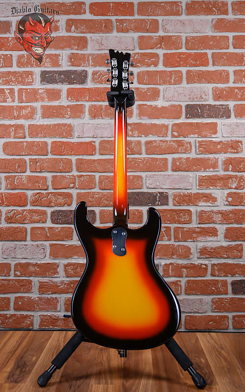 
                      
                        Mosrite The Ventures Model 1966 3-Color Sunburst w/OHSC (Refin)
                      
                    