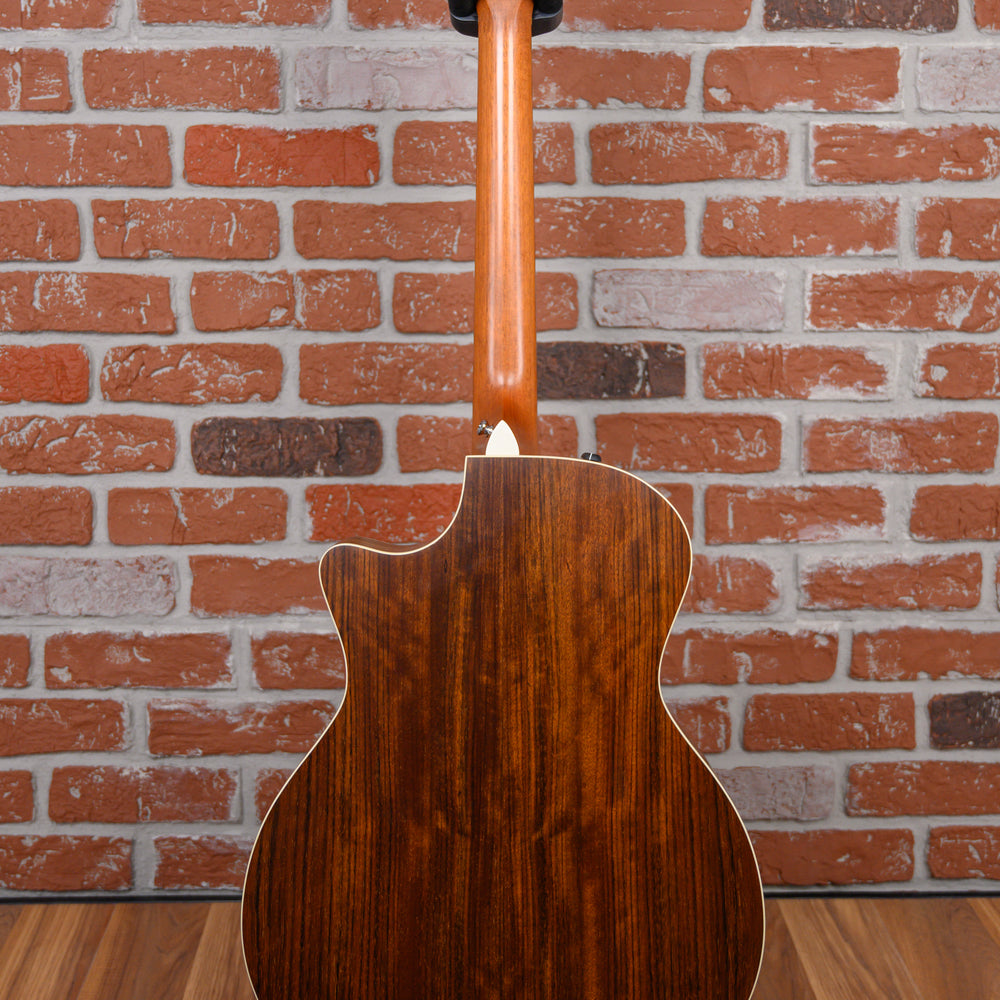 
                      
                        Taylor 414ce Satin w/ Gloss Top 2005 w/OHSC
                      
                    