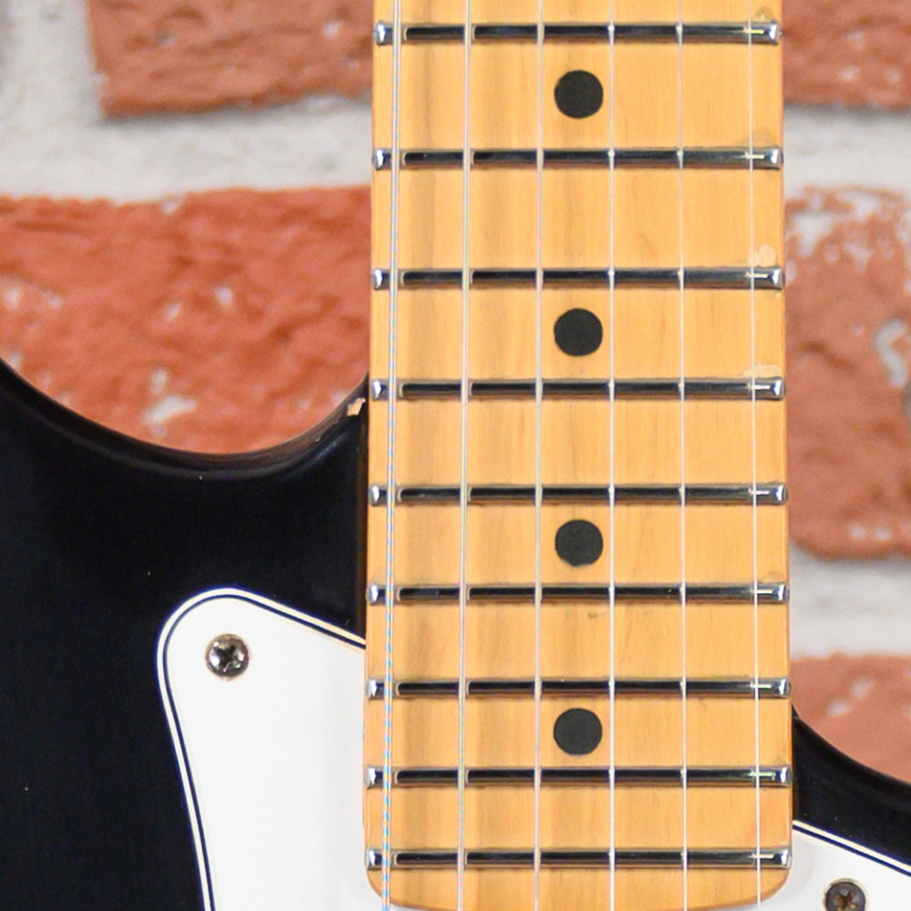 
                      
                        Fender American Standard Stratocaster Black 1998 w/OHSC
                      
                    