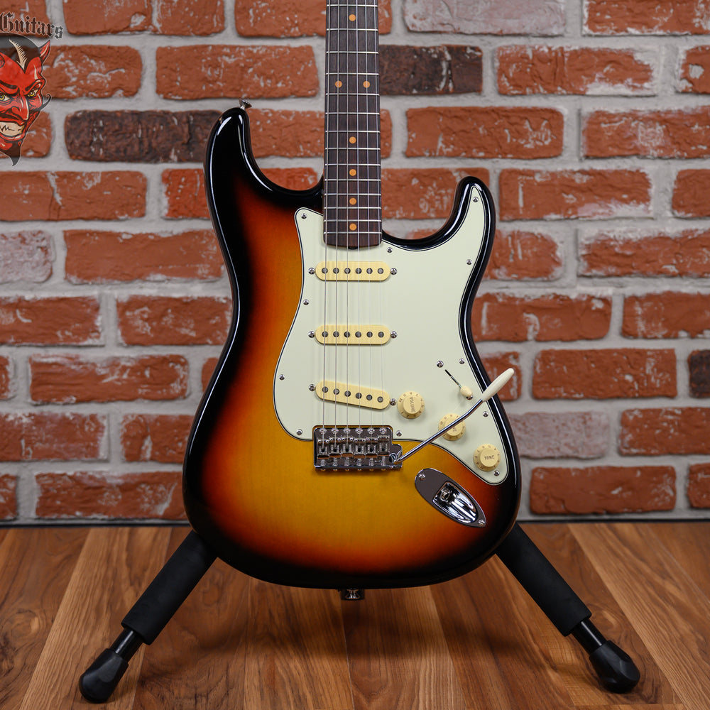 Fender American Vintage II 1961 Stratocaster 3-Tone Sunburst 2023 w/Hardshell Case