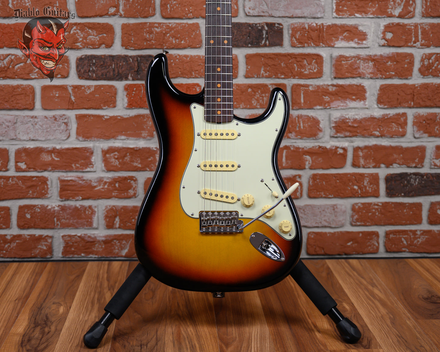 Fender American Vintage II 1961 Stratocaster 3-Tone Sunburst 2023 w/Hardshell Case
