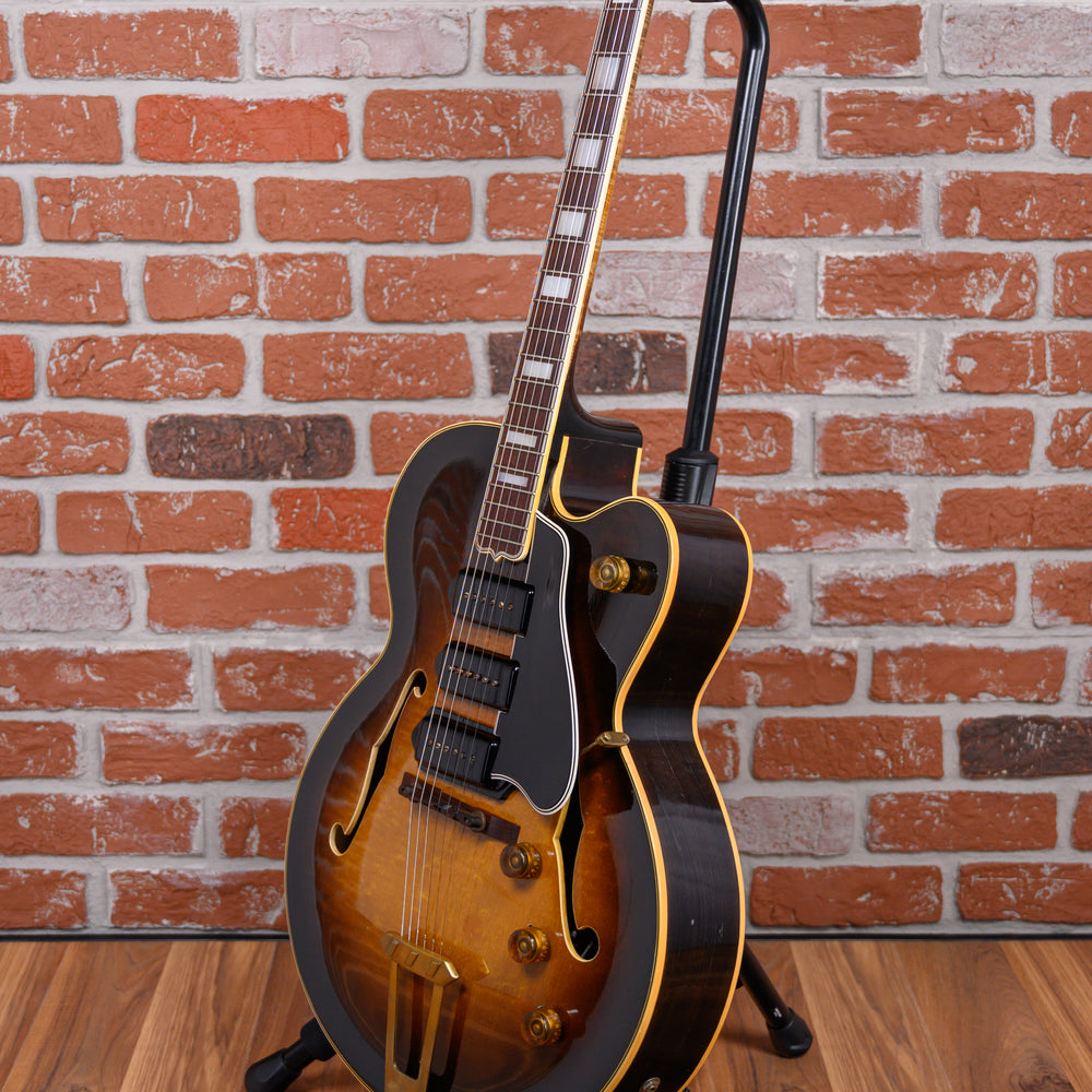
                      
                        Gibson ES-5 Sunburst 1952 w/Hard Shell Case (owned by Steve Howe)
                      
                    