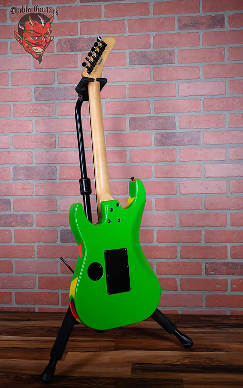 
                      
                        ESP Kamikaze IV George Lynch Signature Neon Green with Kamikaze Graphic 1989 w/Hardshell Case
                      
                    