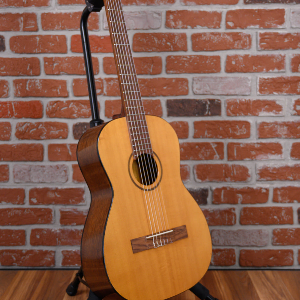 
                      
                        Favilla C6 Concerto Natural 1960s w/Hard Shell Case
                      
                    