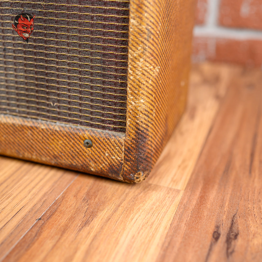 
                      
                        Fender Champ 5F1 Narrow Panel 5-Watt 1x8" Guitar Combo 1963/1964 - Tweed
                      
                    
