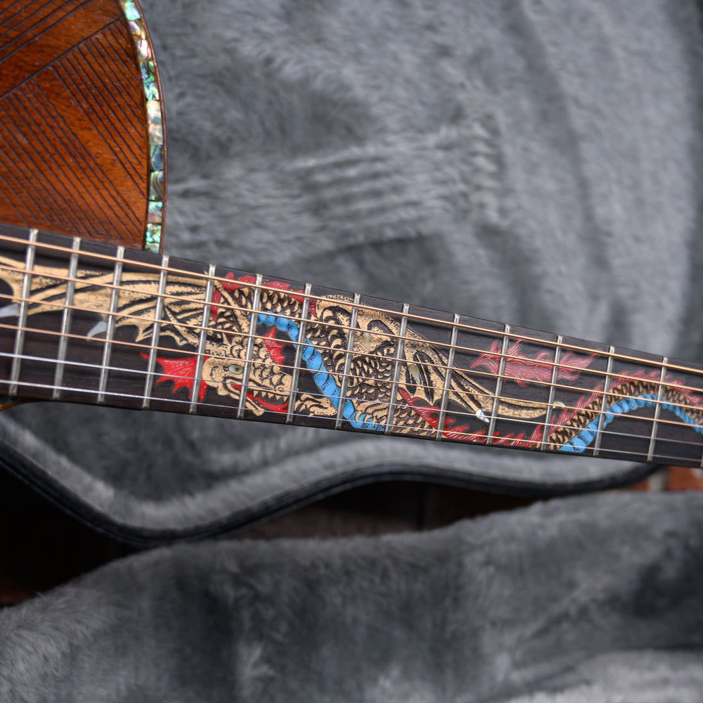 
                      
                        Blueberry Grand Concert Dragon Motif Acoustic Natural 2023 w/OHSC
                      
                    