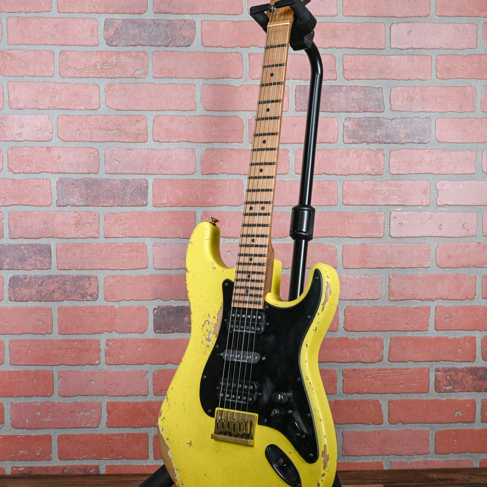 
                      
                        Charvel USA Custom Shop San Dimas HSH CT Relic Aged Nitro Graffiti Yellow Relic 2024 w/OHSC
                      
                    