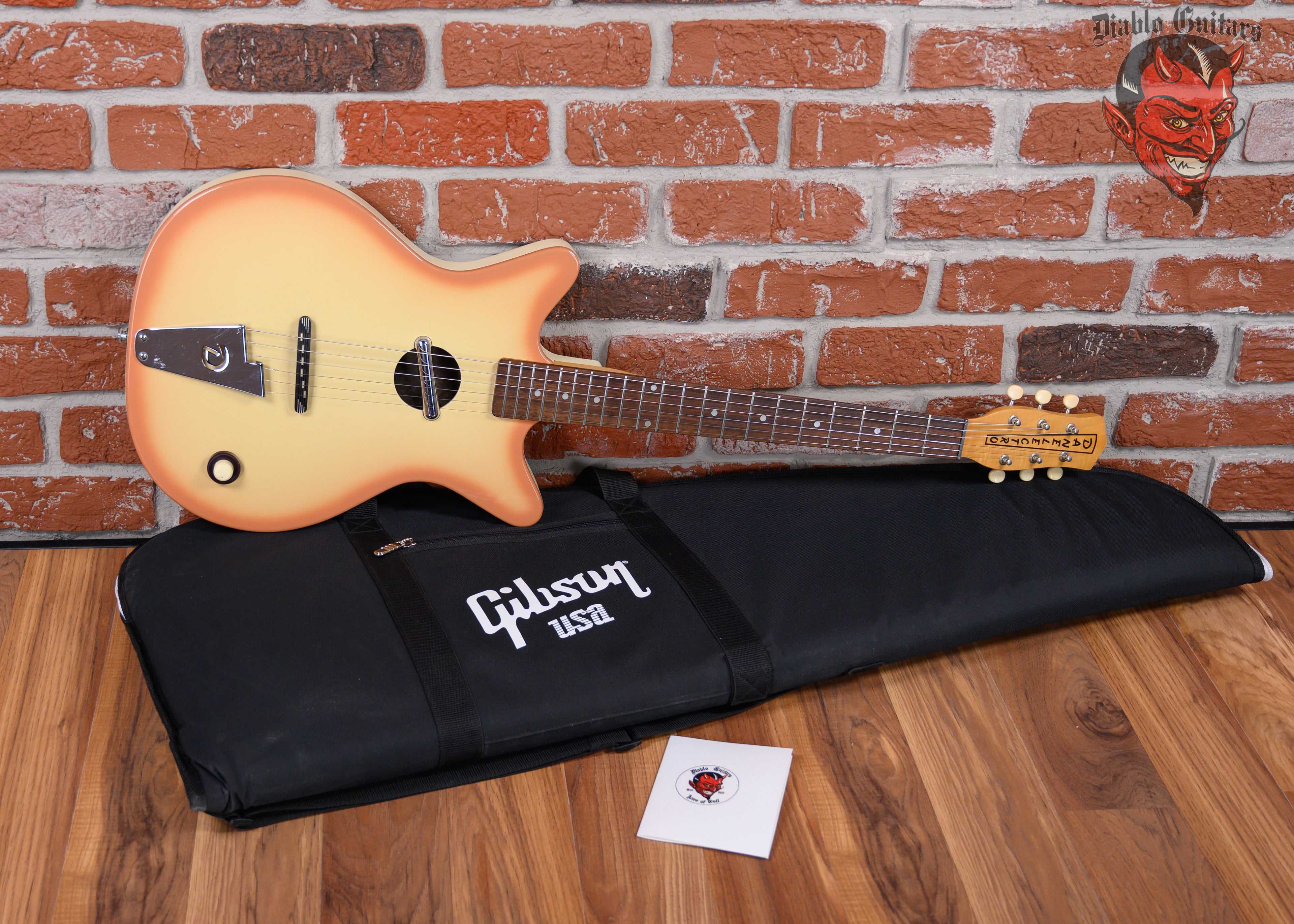 Danelectro Convertible Copper Burst 1990's w/Gigbag – Diablo Danelectro Convertible Copper Burst 1990's w/Gigbag – Diablo