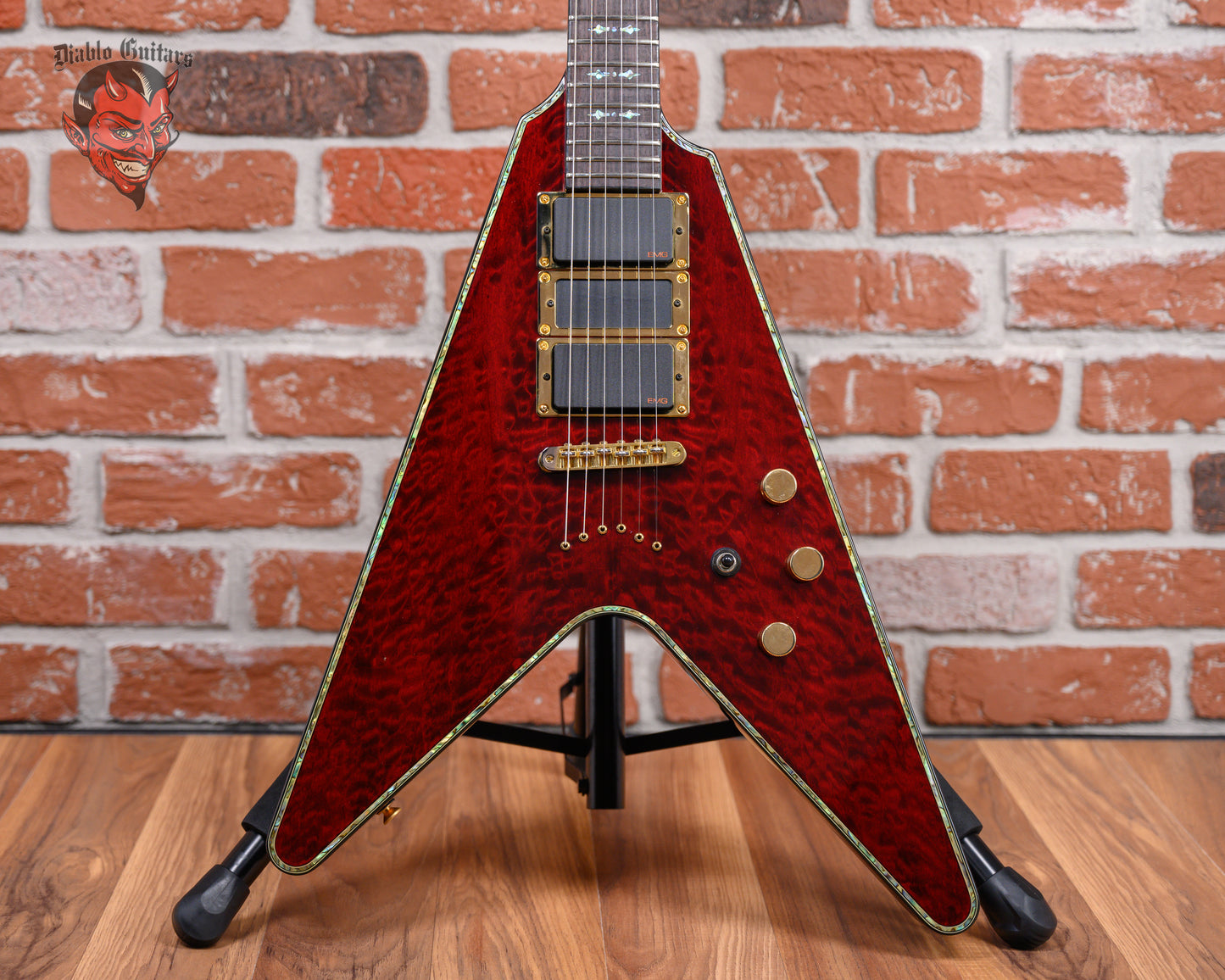 Schecter Hellraiser V-1 Quilted Maple Top Black Cherry 2008 w/Gigbag