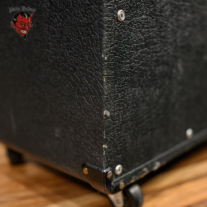 
                      
                        Marshall JCM 900 Lead Series Model 1960A Angled 4x12 Cabinet
                      
                    