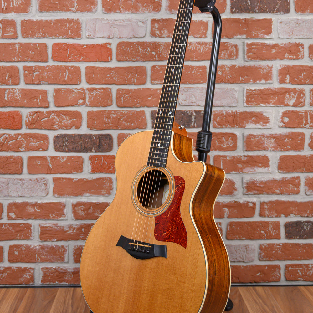 
                      
                        Taylor 414ce Satin w/ Gloss Top 2005 w/OHSC
                      
                    