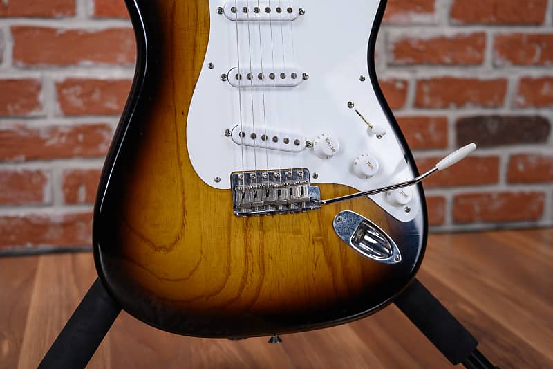 
                      
                        Fender Custom Shop Limited Release 50th Anniversary ‘54 Stratocaster Reissue Master Built By John Cruz 2-Color Sunburst Closet Classic 2004 w/OHSC
                      
                    