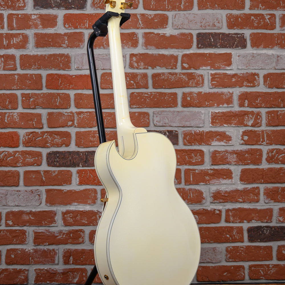 
                      
                        Gibson Custom art & Historic 10th Anniversary L4 CES White Diamond Sparkle 2003 w/OHSC
                      
                    