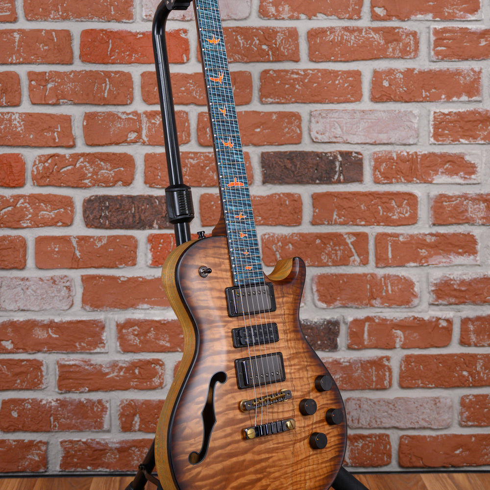 
                      
                        PRS Private Stock #9018 Singlecut 594 Semi-Hollow Roasted Figured Maple Natural Smoked Burst 2022 w/OHSC
                      
                    