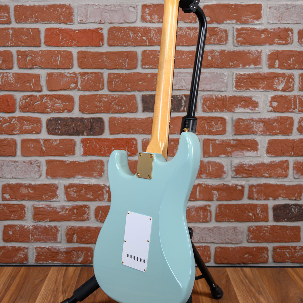 
                      
                        Fender/Allparts Partscaster/Stratocaster Daphne Blue 2023 w/Hard Shell Case
                      
                    