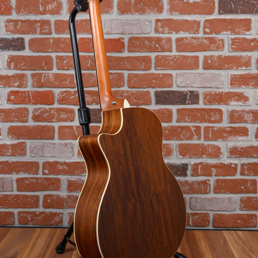 
                      
                        Taylor 414ce Satin w/ Gloss Top 2005 w/OHSC
                      
                    