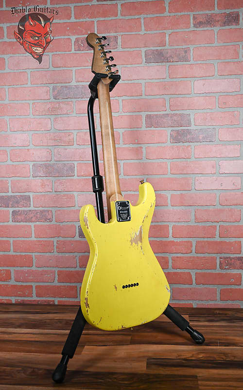 
                      
                        Charvel USA Custom Shop San Dimas HSH CT Relic Aged Nitro Graffiti Yellow Relic 2024 w/OHSC
                      
                    