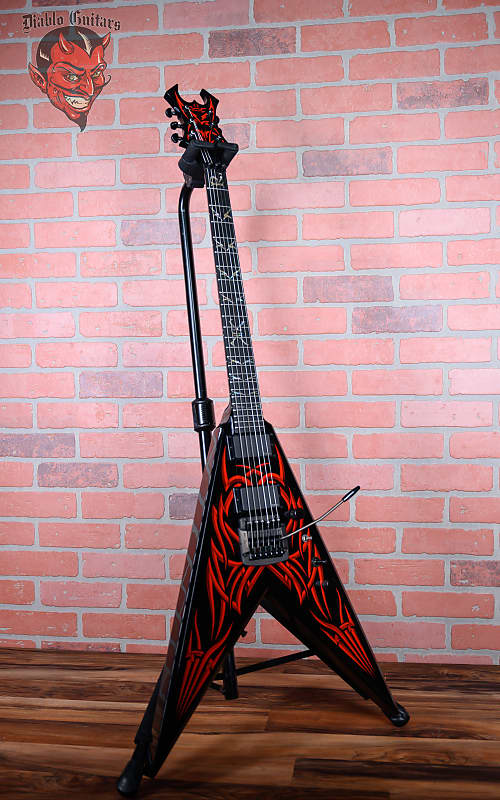 
                      
                        B.C. Rich USA Custom Shop KKV Kerry King 25th Anniversary V #4 of 25  Black with Red Tribal Graphics 2011 w/OHSC
                      
                    