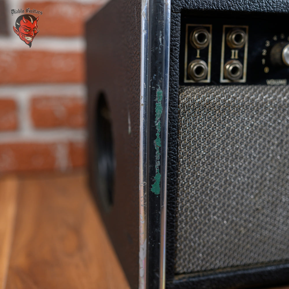 
                      
                        Traynor YBA-1A Bass Master Mark II 90-Watt Guitar / Bass Head Late 1970s Black with Silver Grill
                      
                    