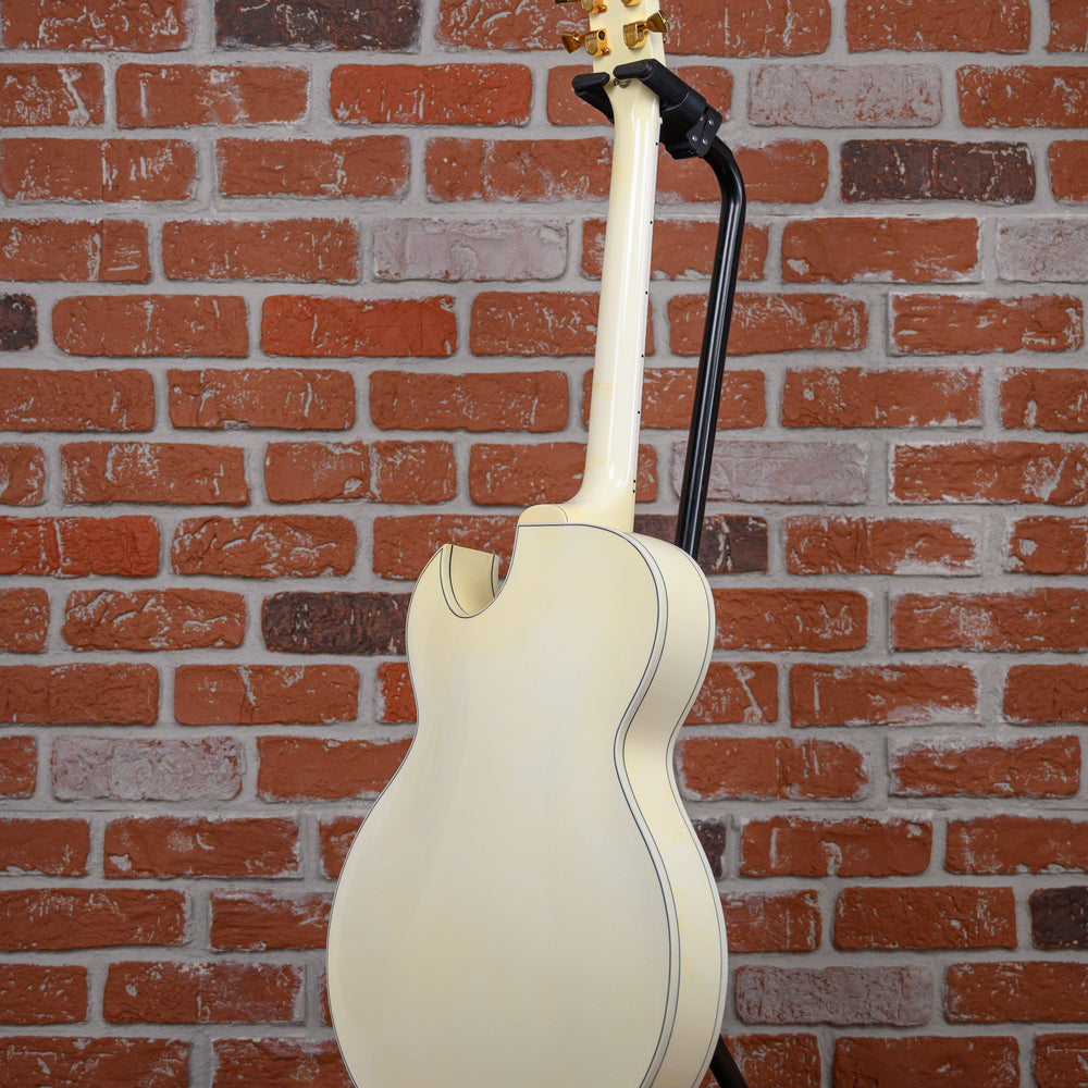 
                      
                        Gibson Custom art & Historic 10th Anniversary L4 CES White Diamond Sparkle 2003 w/OHSC
                      
                    