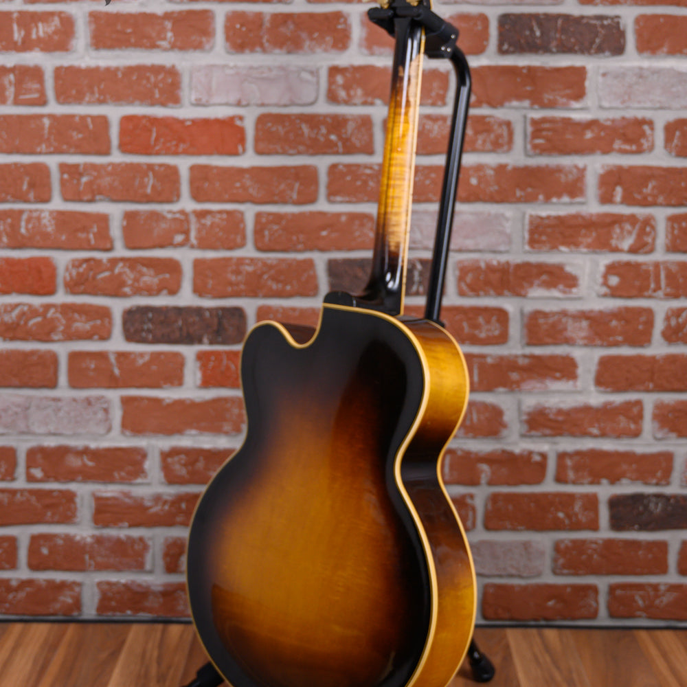 
                      
                        Gibson ES-5 Sunburst 1952 w/Hard Shell Case (owned by Steve Howe)
                      
                    