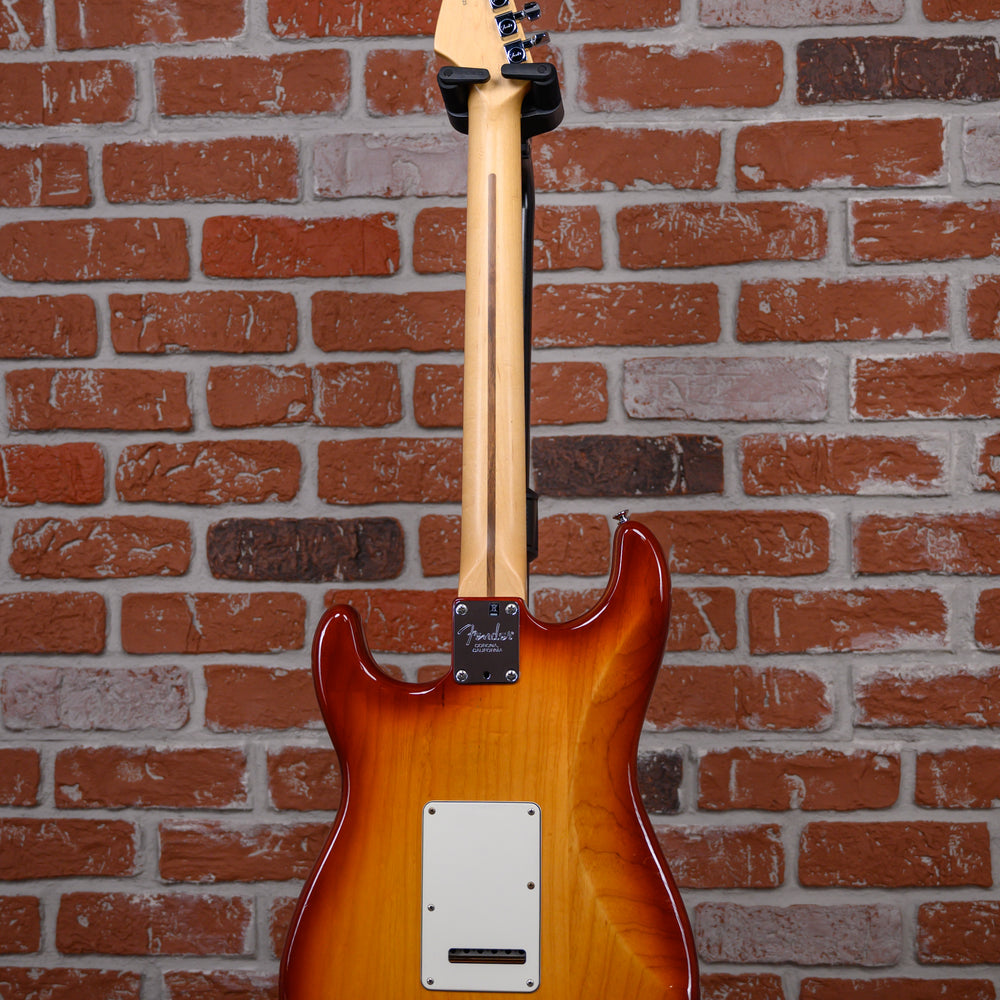 
                      
                        Fender American Standard Stratocaster Sienna Sunburst 2016 w/OHSC
                      
                    