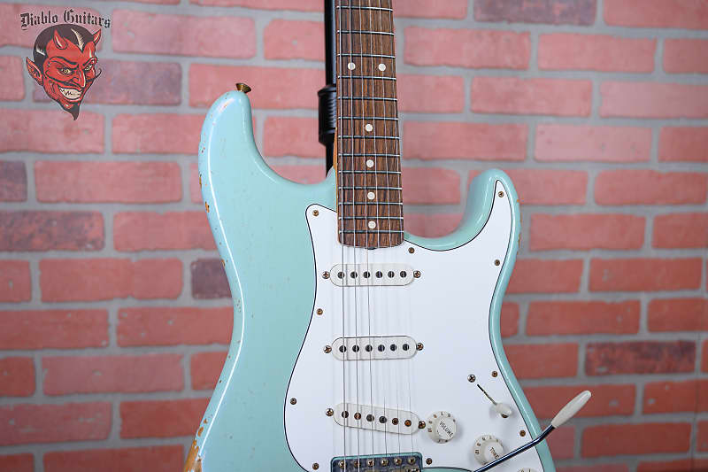 
                      
                        Fender Custom Shop 1960 Stratocaster Relic Faded Sonic Blue 2013 w/OHSC
                      
                    