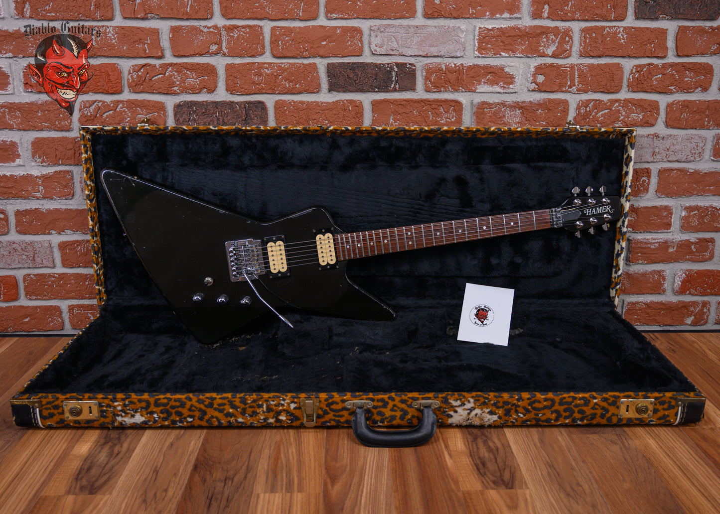 Hamer Blitz Black 1984 w/Hard Shell Case