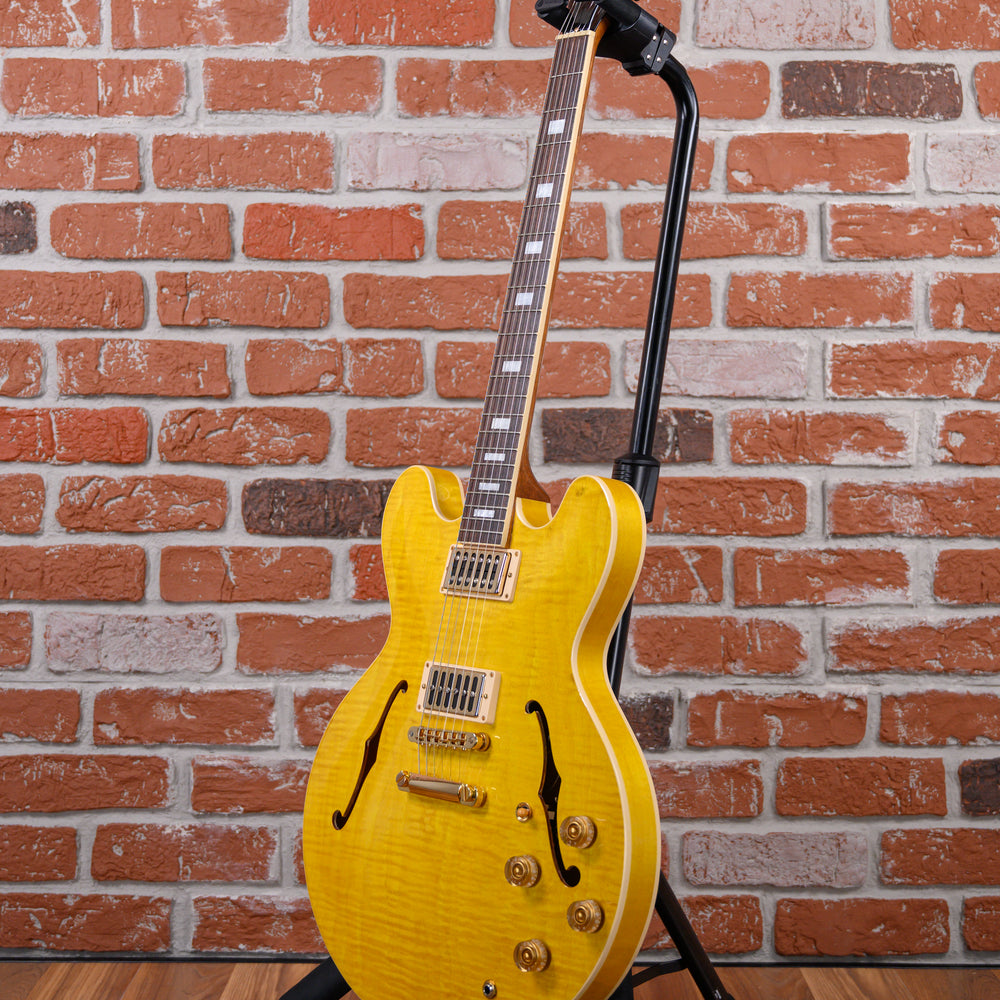 
                      
                        Gibson ES-335 Figured Custom Color Mod Shop AAA Figured Maple Top&Back Amber Honey 2021 w/OHSC
                      
                    