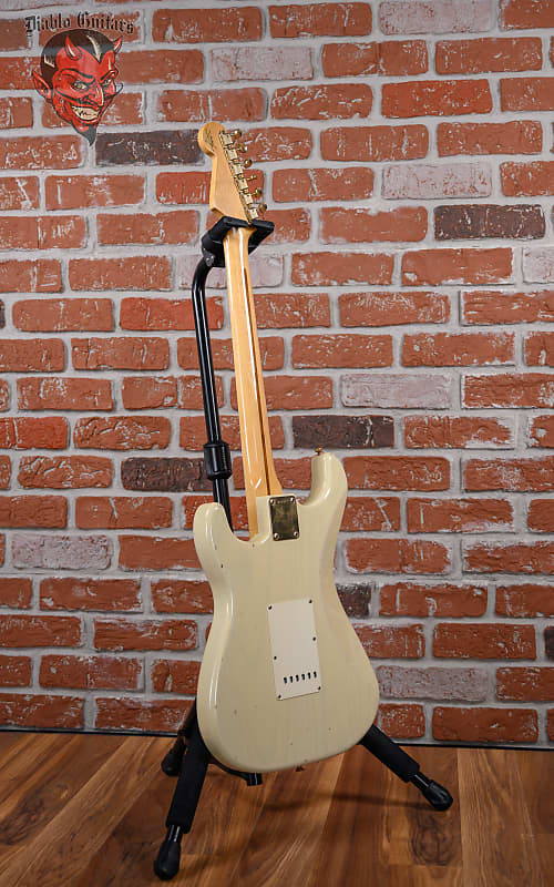
                      
                        Fender Custom Shop 1956 Stratocaster Relic Vintage Blonde 2004 w/OHSC
                      
                    