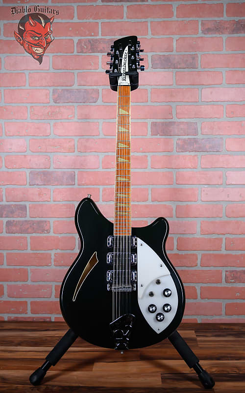 
                      
                        Rickenbacker 370/12 Jetglo 1986 w/OHSC
                      
                    