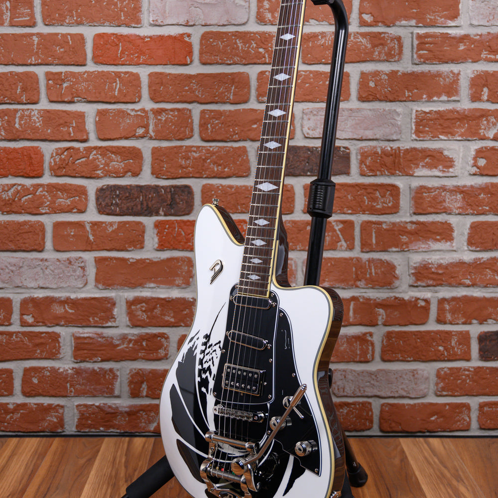 
                      
                        Duesenberg Limited Edition Alliance Series "James Bond" #3 of 75 White w/ 007 Graphic 2023 w/OHSC
                      
                    