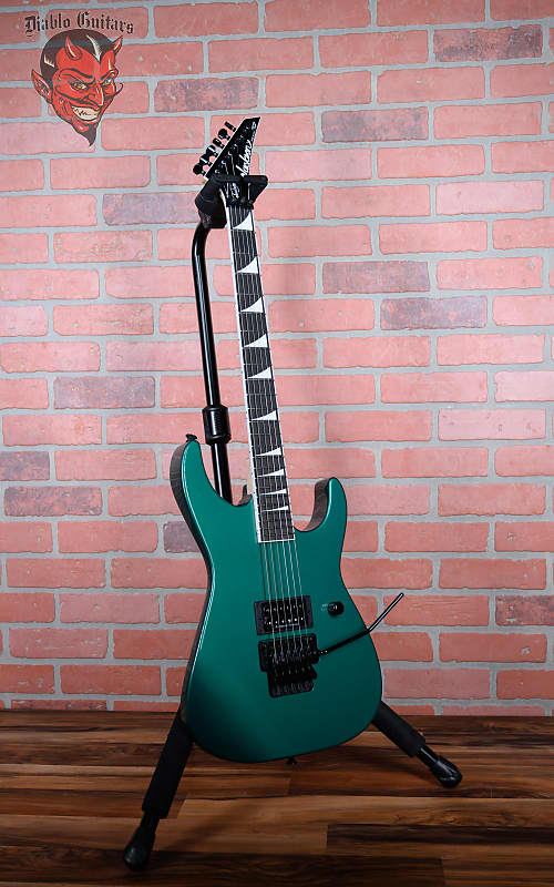 
                      
                        Jackson USA Custom Shop DK FR 1H Dinky Sherwood Green 2019 w/OHSC (NOS B-stock)
                      
                    