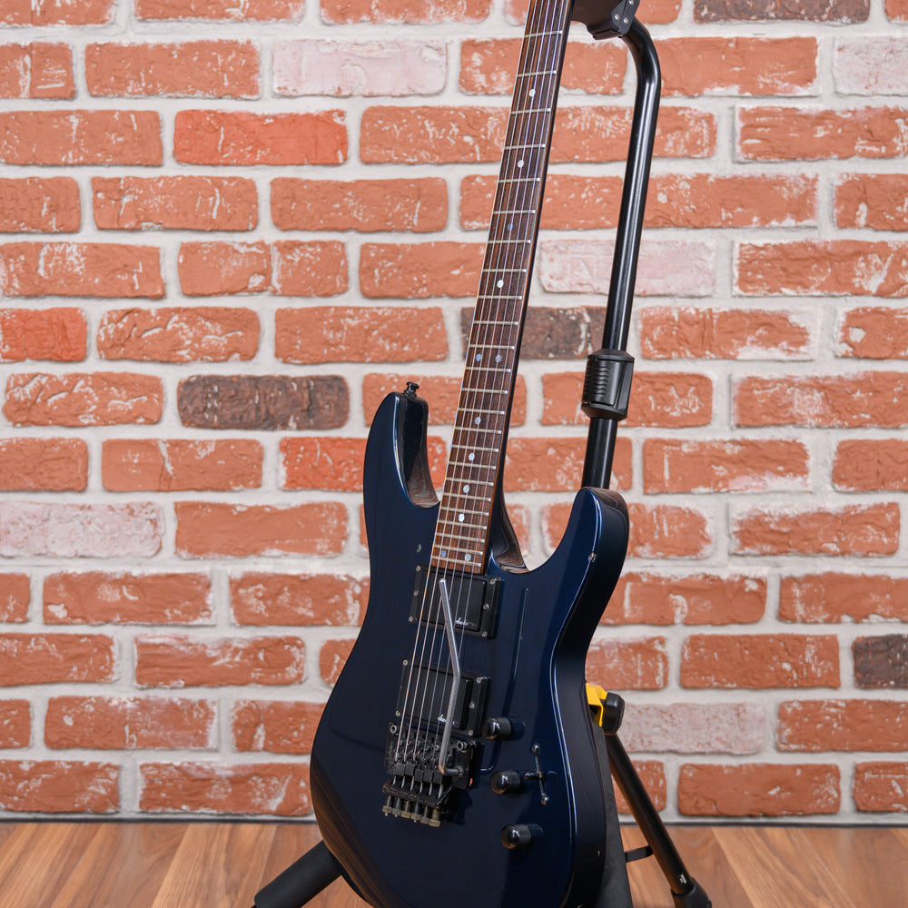 
                      
                        Charvel Model 5 Cobalt Blue 1987 w/OHSC
                      
                    