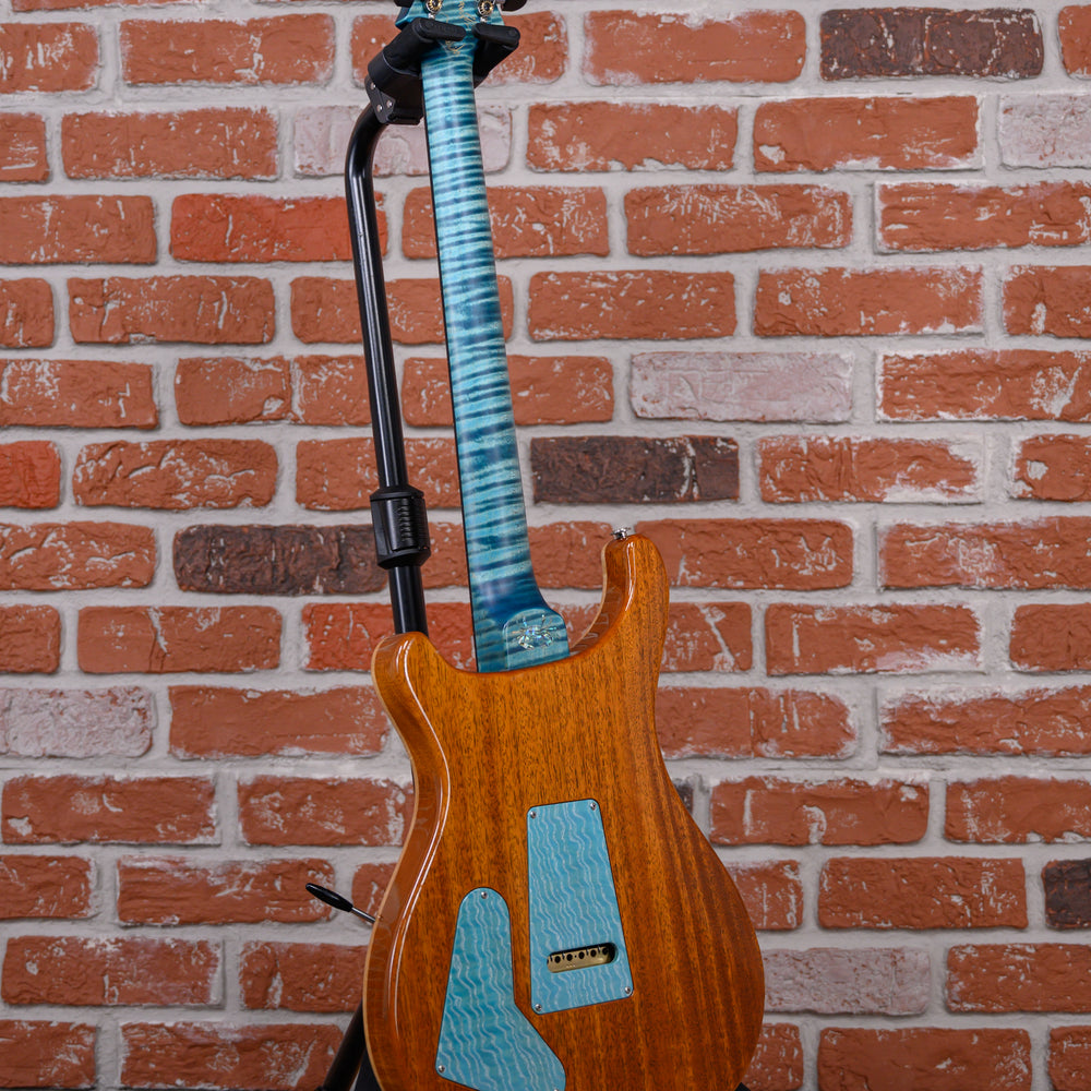 
                      
                        PRS Private Stock #9603 Studio White Ash Top in Sky Blue Wash with White Grain Fill 2022 w/OHSC
                      
                    