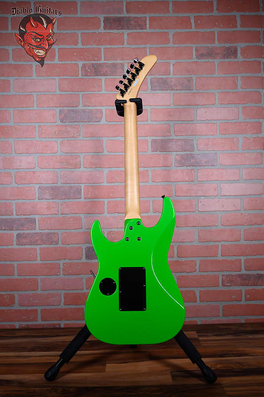 
                      
                        ESP Kamikaze IV George Lynch Signature Neon Green with Kamikaze Graphic 1989 w/Hardshell Case
                      
                    