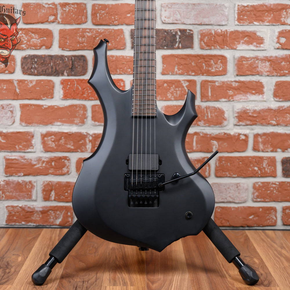ESP LTD F Black Metal Black Satin w/Free ESP Form Fit hardshell Case (B-Stock)