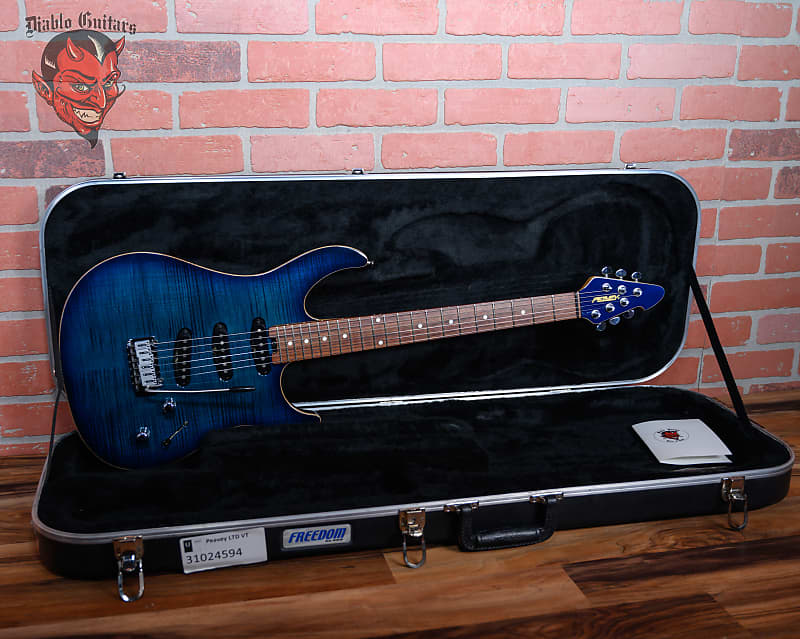 Peavey USA Limited VT AAAA Flame Maple Top Transparent Blue 2001 w/Hardshell Case