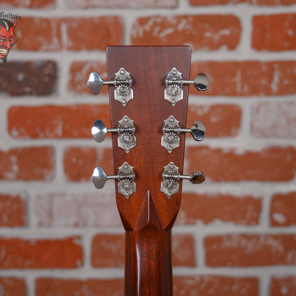
                      
                        Martin HD-28V Spruce Top Natural Acoustic 2009 w/OHSC
                      
                    