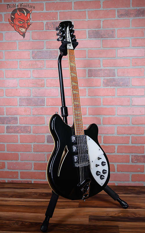 
                      
                        Rickenbacker 370/12 Jetglo 1986 w/OHSC
                      
                    