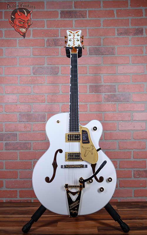 
                      
                        Gretsch Professional Collection Falcon Hollow Body with String-Thru Bigsby White 2024 w/OHSC
                      
                    