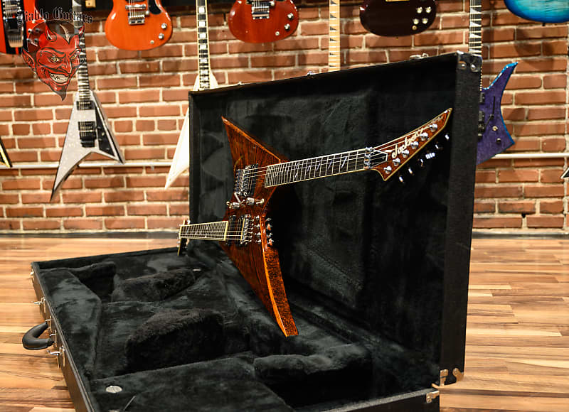 
                      
                        Jackson USA Custom Shop Back to Back Double Neck Rhoads One Off Master Built by Pablo Santana  Rootbeer Swirl 2005 w/OHSC
                      
                    