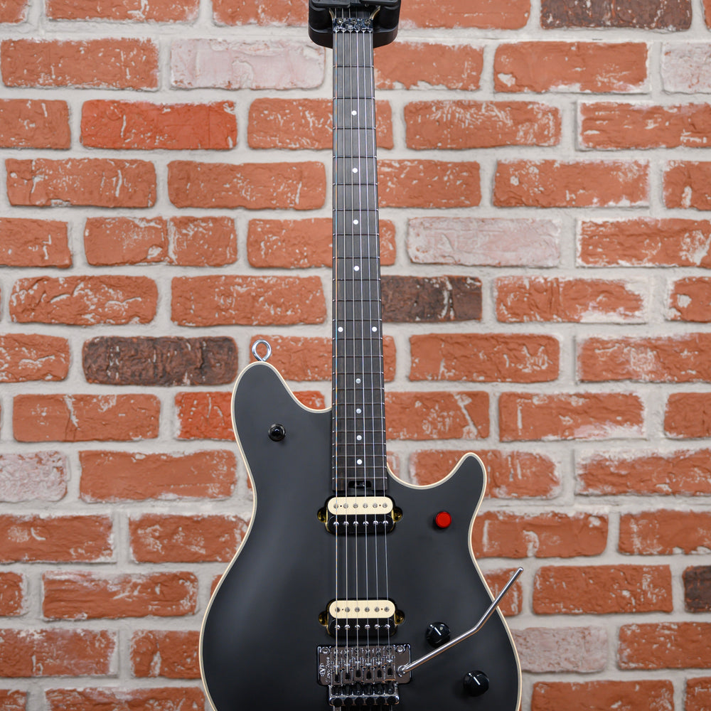 
                      
                        EVH USA Edward Van Halen Signature Stealth 2022 w/OHSC
                      
                    